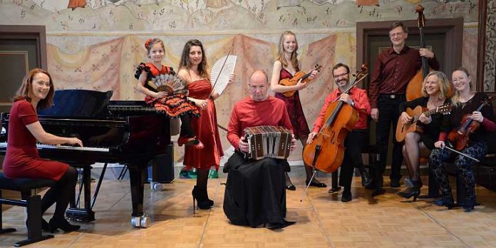 Die Musikerinnen und Musiker von Tango Marcando